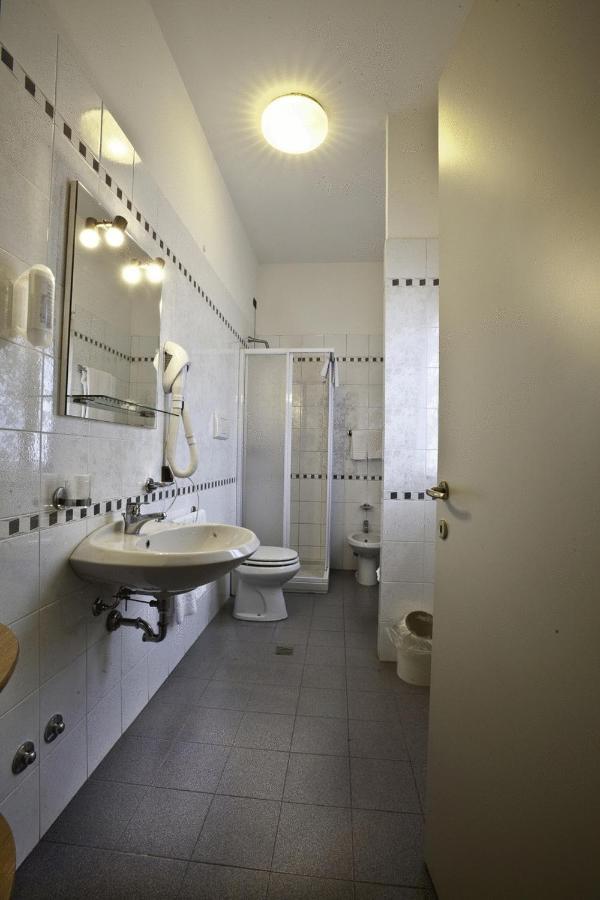 Hotel Nastro Azzurro Monguzzo Δωμάτιο φωτογραφία